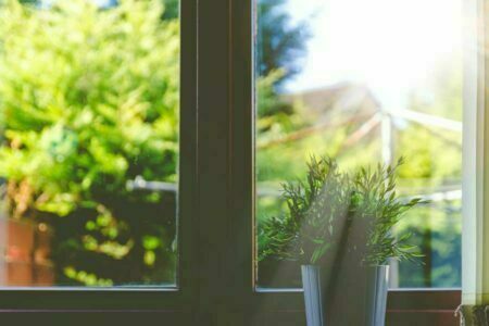 Dekoration und Sichtschutz für Fensterscheiben