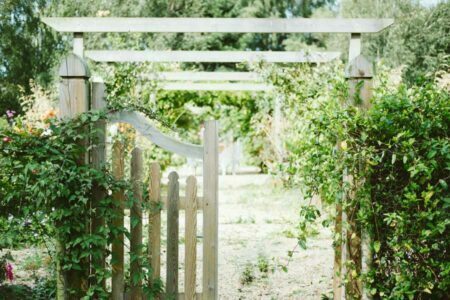 DIY: Schiebetor, Gartenzaun und Gartentor selbst bauen
