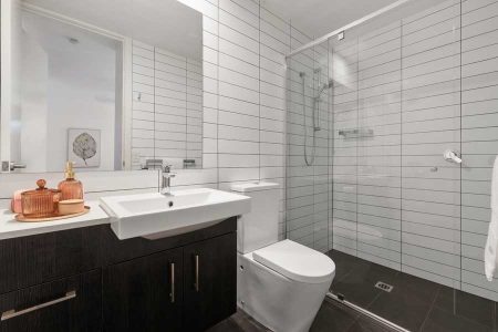 Zeit und Geld sparen: Wie Sanitärausrüstung selbst installiert wird